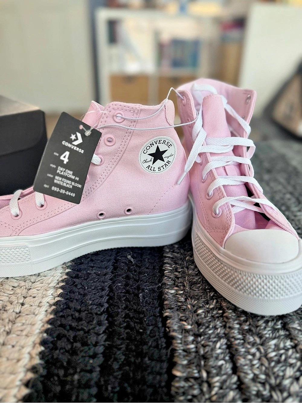 Girls Converse Day One Platform Hi Sneakers Size 4 Kids- New Found Bloom Pink